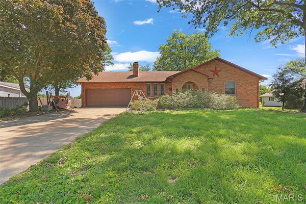 197 LIVINGSTON AVE, LIVINGSTON, IL 62058 - Image 0efc7efecacd0ae8bb556734d83f1d13/4193092875