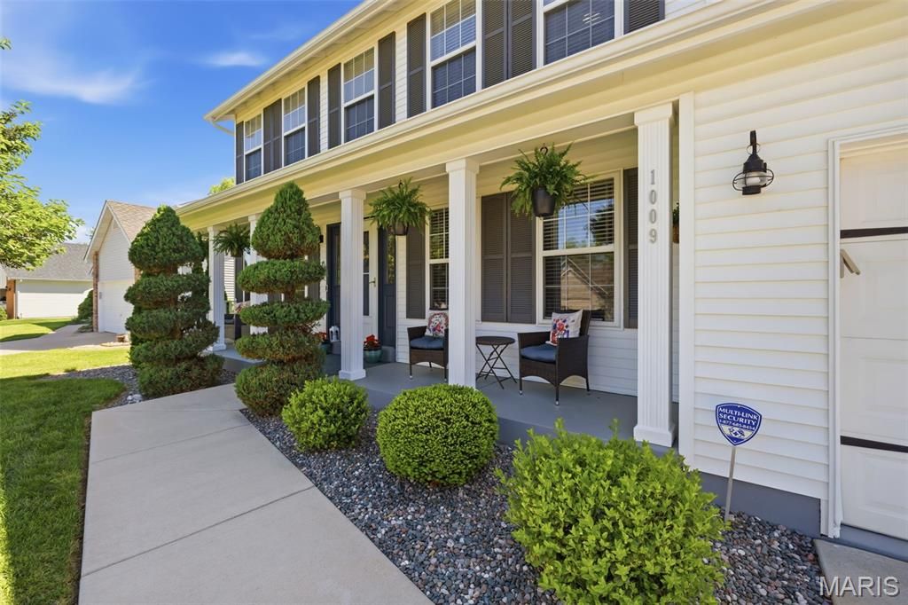 Photo of 1009 Treeshade Drive, St Peters, MO 63376 (MLS # 26011330)