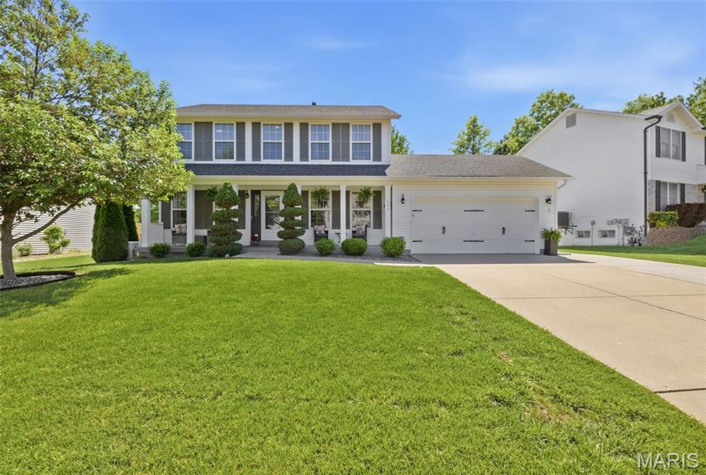 Photo of 1009 Treeshade Drive, St Peters, MO 63376 (MLS # 26011330)