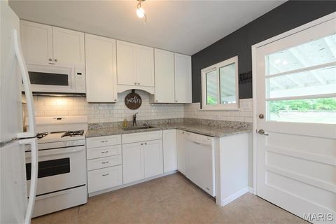 Tiny photo for 220 Chamberlin Drive, Ballwin, MO 63021 (MLS # 26004058)