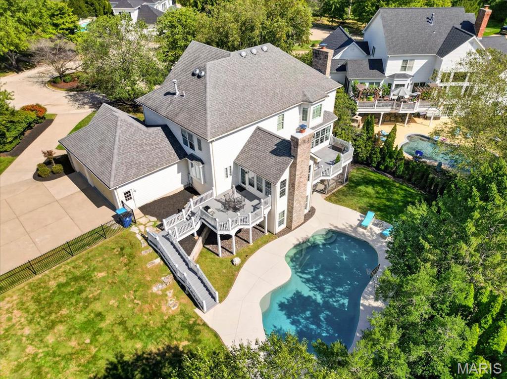 17915 White Robin Court