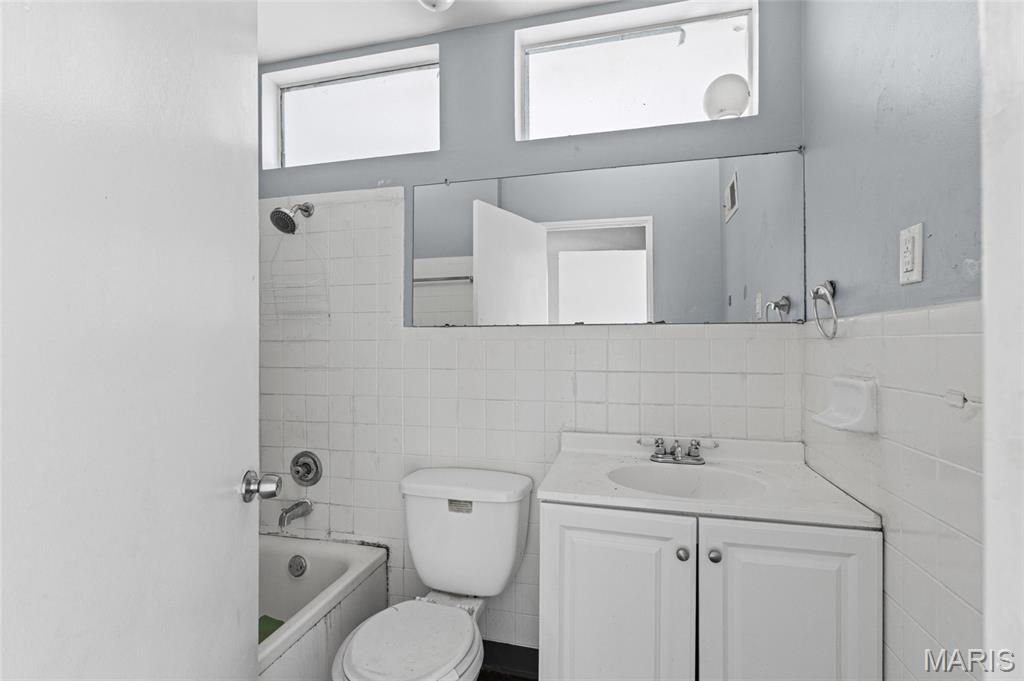 Hathaway Manor 16 - Residential