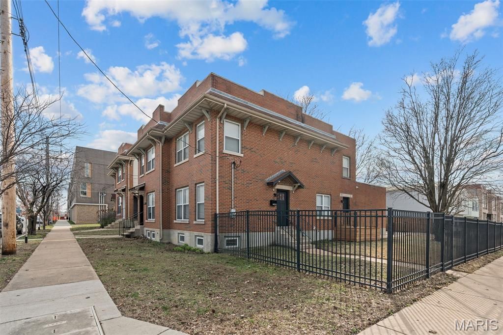 Photo of 4400 Norfolk Avenue, St Louis, MO 63110 (MLS # 26013940)