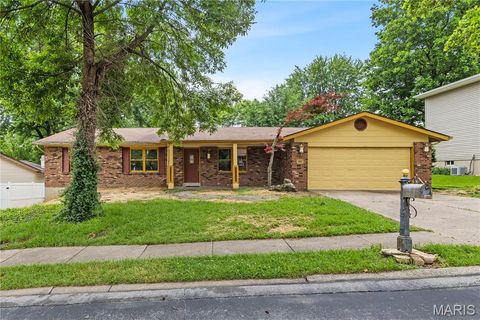 Photo of 430 Nantucket Drive, St Charles, MO 63301 (MLS # 26032024)