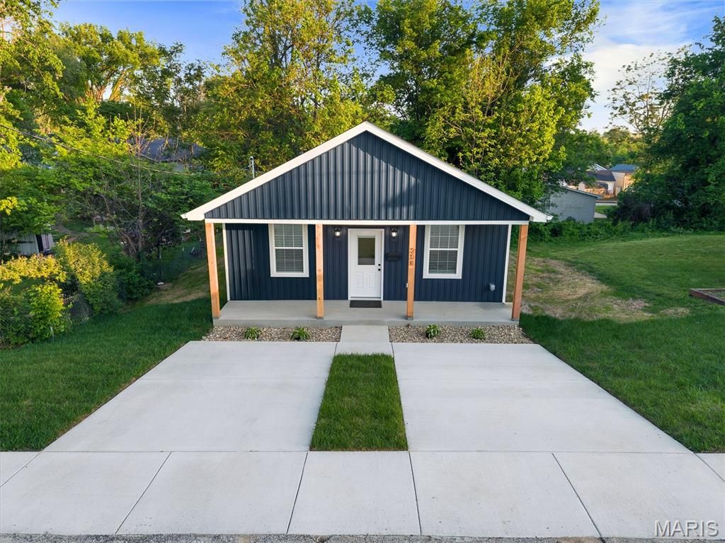 Photo of 208 Walnut Street, Crystal City, MO 63019 (MLS # 26023915)