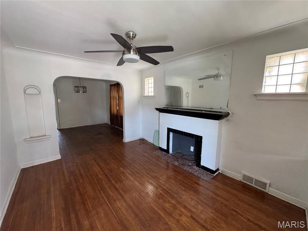 Photo of 5926 McArthur Avenue, St Louis, MO 63120 (MLS # 26023899)