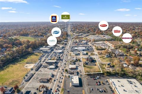 Tiny photo for 120 Henry Avenue, Ballwin, MO 63011 (MLS # 25075156)