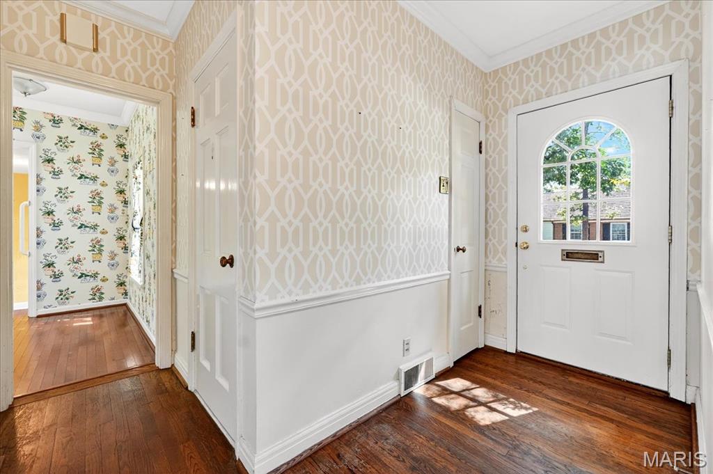 Warson Woods, Missouri 63122, United States, 4 Bedrooms Bedrooms, ,3 BathroomsBathrooms,Residential,Pending,211795