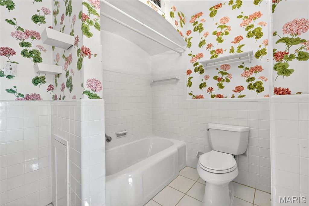 Warson Woods, Missouri 63122, United States, 4 Bedrooms Bedrooms, ,3 BathroomsBathrooms,Residential,Pending,211795