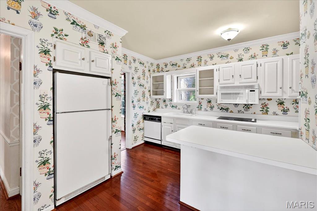 Warson Woods, Missouri 63122, United States, 4 Bedrooms Bedrooms, ,3 BathroomsBathrooms,Residential,Pending,211795