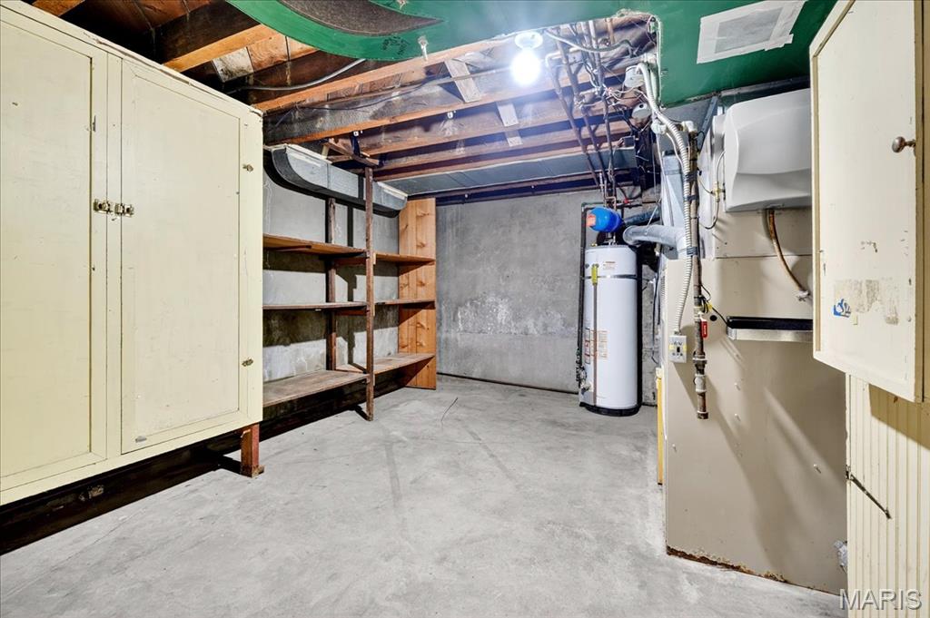 Warson Woods, Missouri 63122, United States, 4 Bedrooms Bedrooms, ,3 BathroomsBathrooms,Residential,Pending,211795