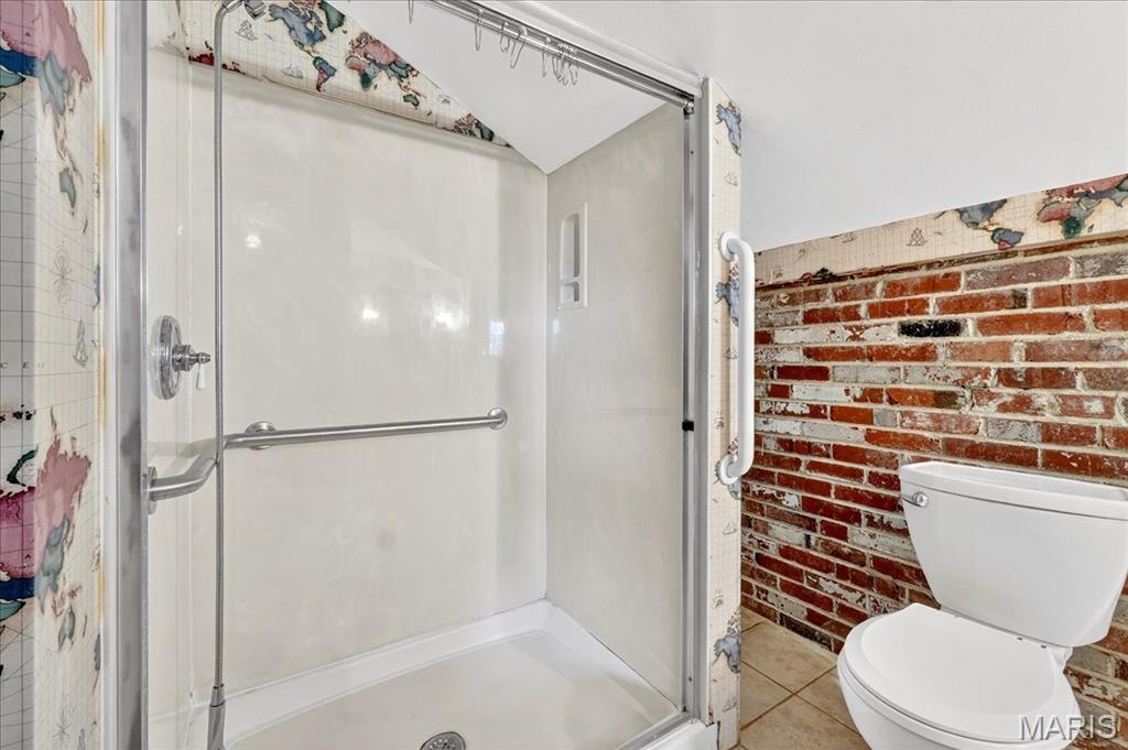 Warson Woods, Missouri 63122, United States, 4 Bedrooms Bedrooms, ,3 BathroomsBathrooms,Residential,Pending,211795