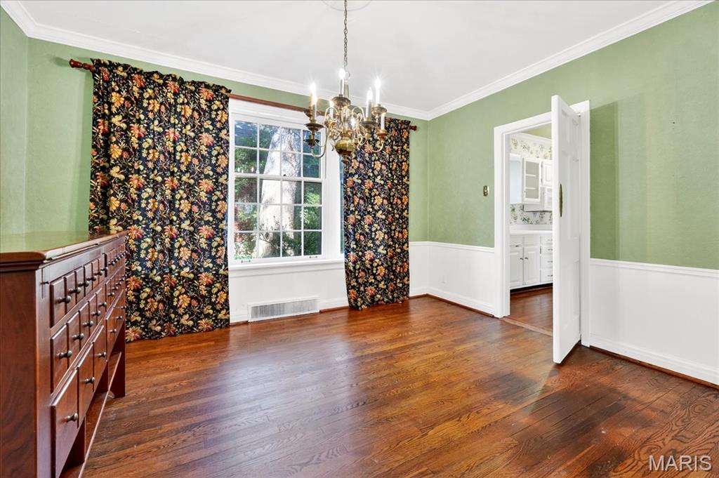 Warson Woods, Missouri 63122, United States, 4 Bedrooms Bedrooms, ,3 BathroomsBathrooms,Residential,Pending,211795