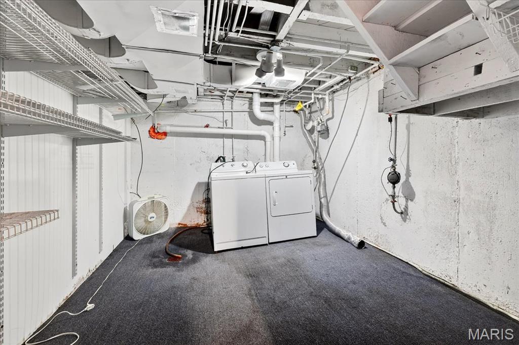 Warson Woods, Missouri 63122, United States, 4 Bedrooms Bedrooms, ,3 BathroomsBathrooms,Residential,Pending,211795