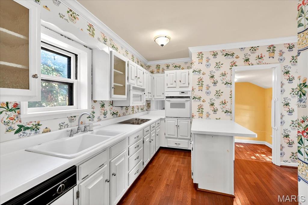 Warson Woods, Missouri 63122, United States, 4 Bedrooms Bedrooms, ,3 BathroomsBathrooms,Residential,Pending,211795