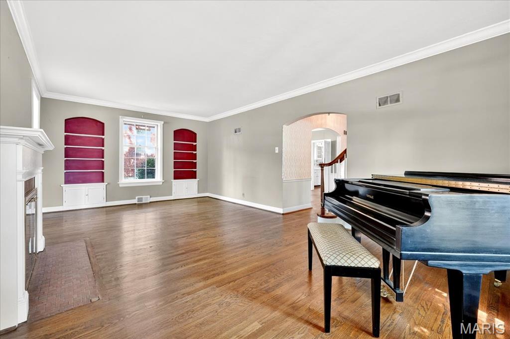 Warson Woods, Missouri 63122, United States, 4 Bedrooms Bedrooms, ,3 BathroomsBathrooms,Residential,Pending,211795