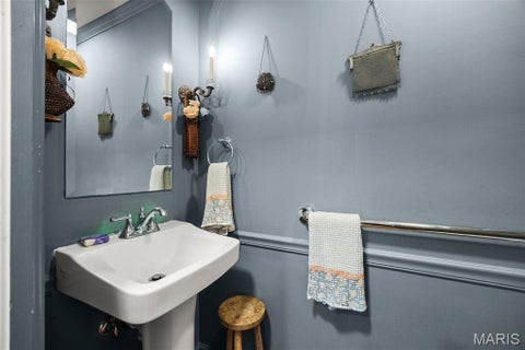 Tiny photo for 2 Middlebrook Lane, Creve Coeur, MO 63141 (MLS # 26049215)