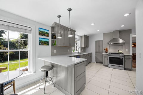 Tiny photo for 2 Middlebrook Lane, Creve Coeur, MO 63141 (MLS # 26049215)