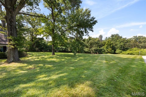 Tiny photo for 2 Middlebrook Lane, Creve Coeur, MO 63141 (MLS # 26049215)