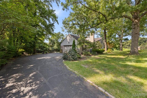 Tiny photo for 2 Middlebrook Lane, Creve Coeur, MO 63141 (MLS # 26049215)