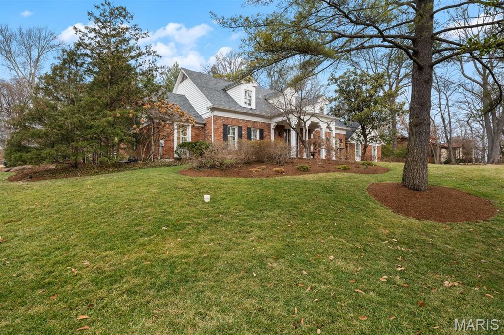 1691 Frontenac Woods Lane