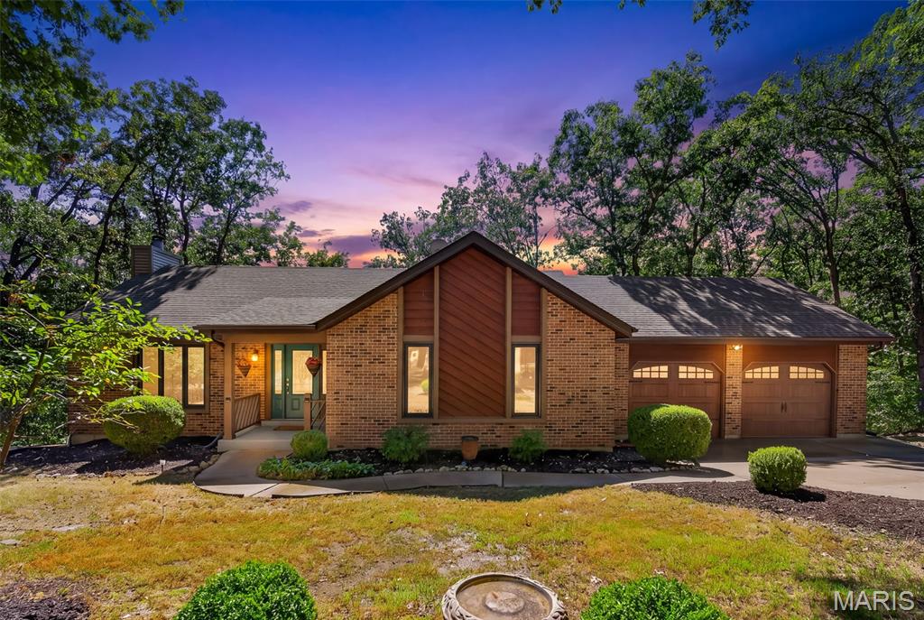 Photo of 19 Greenview Drive, Defiance, MO 63341 (MLS # 26057258)