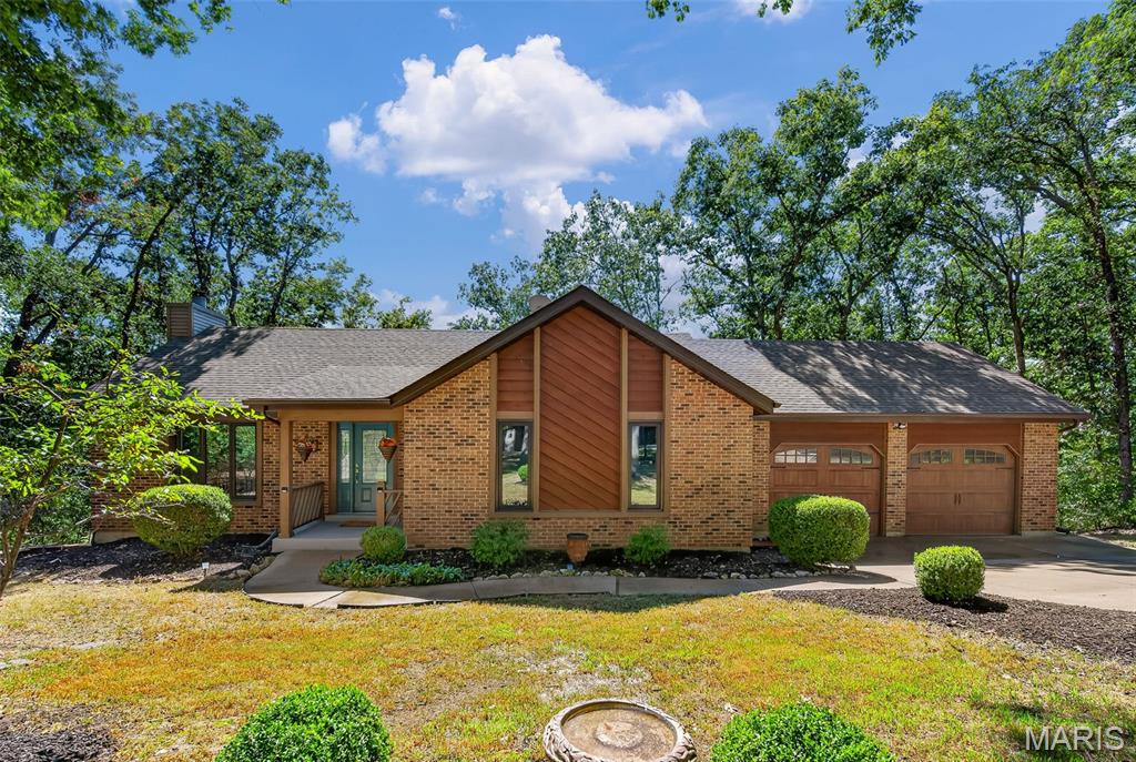 Photo of 19 Greenview Drive, Defiance, MO 63341 (MLS # 26057258)