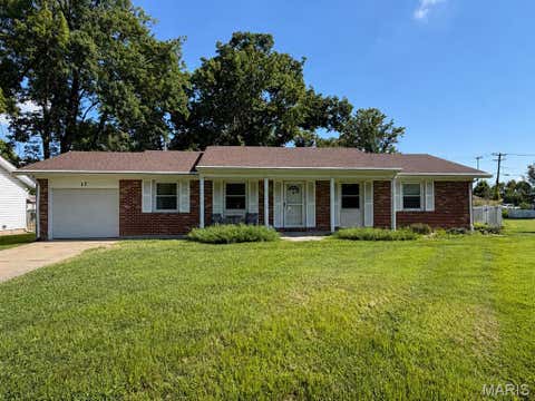 Photo of 17 Coachlight Drive, Mascoutah, IL 62258 (MLS # 26045829)