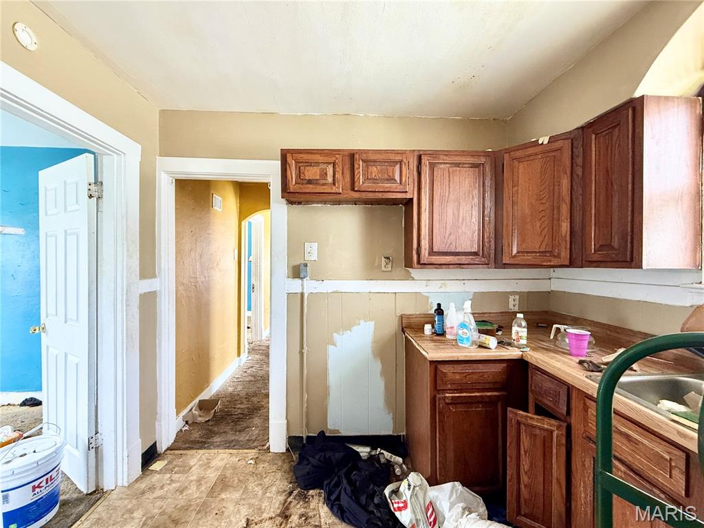 West Walnut Manor - Residential