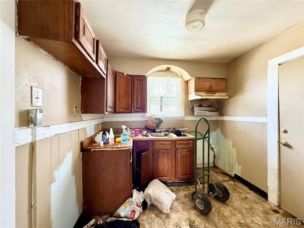 West Walnut Manor - Residential