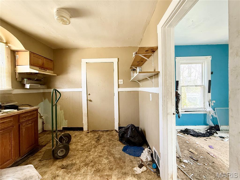 West Walnut Manor - Residential