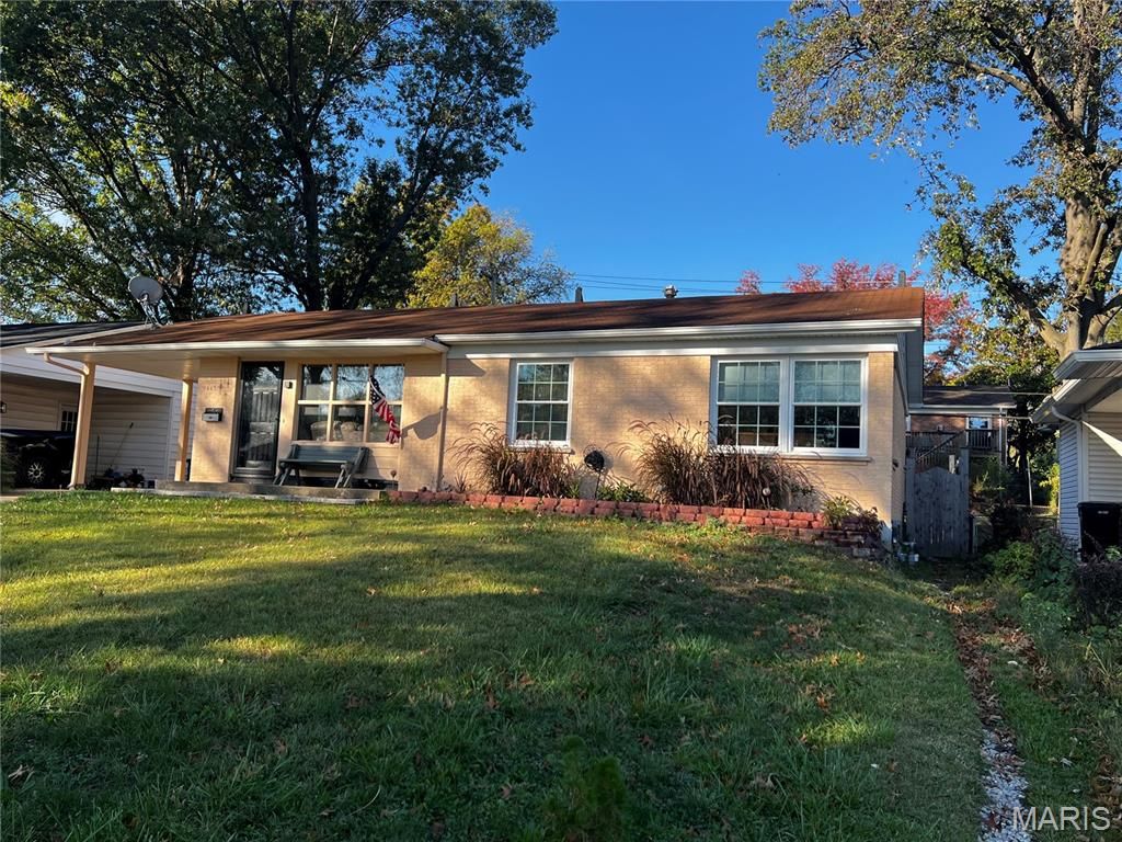 Photo of 9445 Palomino Drive, St Louis, MO 63123 (MLS # 25073566)