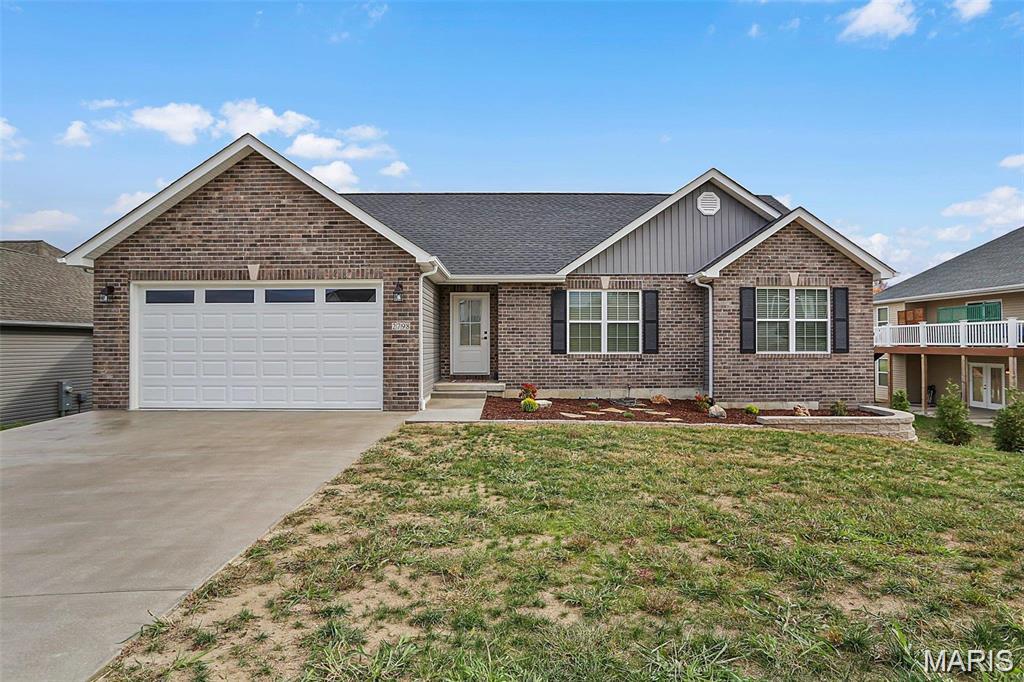 2798 Moon Crest Court