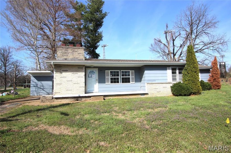 Charming 3 bed, 2 bath ranch on a corner lot backing up to Wilson Rozier Park in Farmington. Enjoy added privacy and green space right in your backyard. A great location with plenty to offer—schedule your showing today!