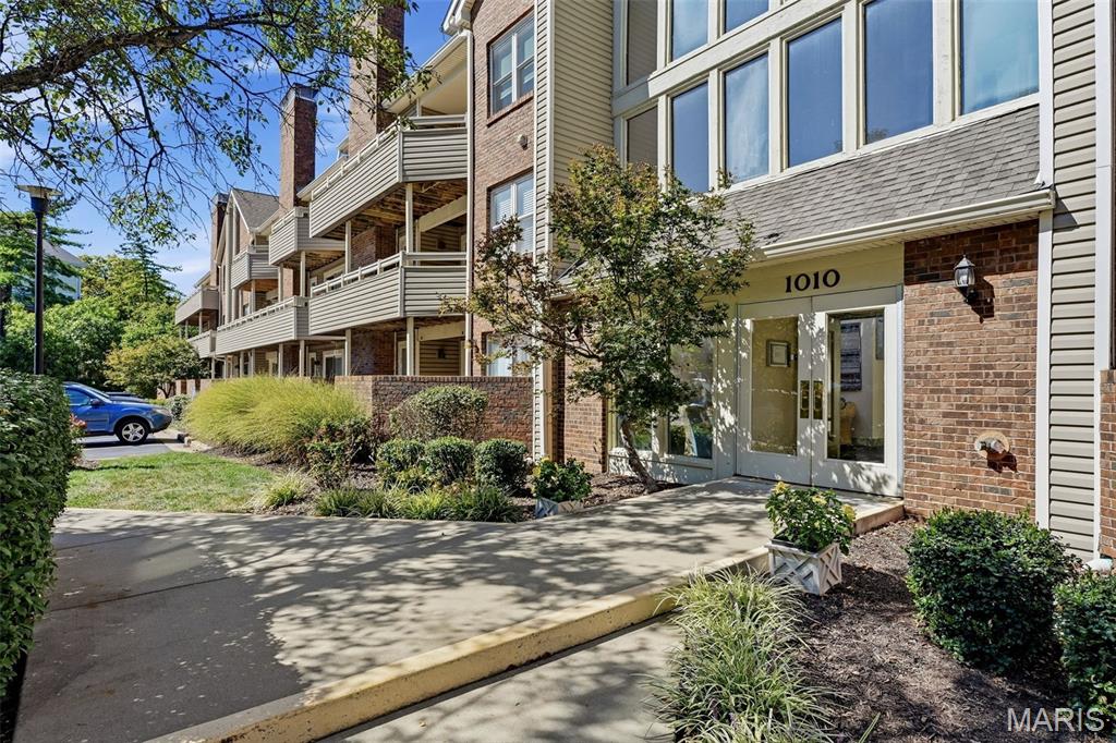 1010 Thoreau Court 207