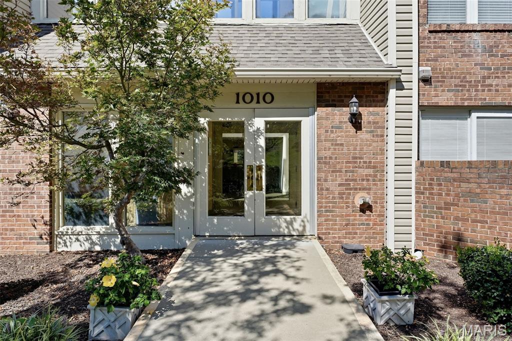 1010 Thoreau Court 207