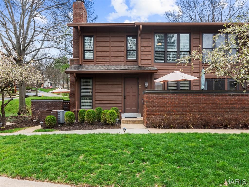 Photo of 2000 Trailcrest Lane #2, Kirkwood, MO 63122 (MLS # 26007954)