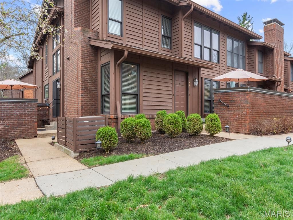 Photo of 2000 Trailcrest Lane #2, Kirkwood, MO 63122 (MLS # 26007954)