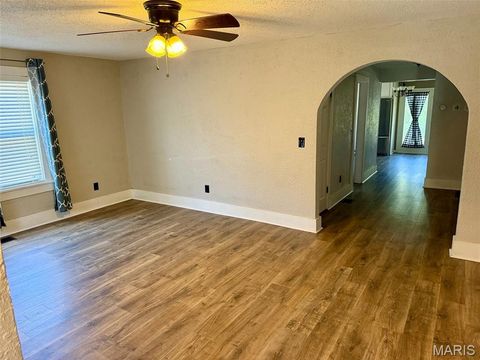 Tiny photo for 407 N High Street, Bowling Green, MO 63334 (MLS # 25060252)