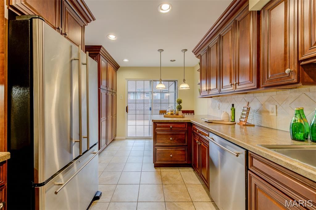 Photo of 13503 Coliseum Drive, Chesterfield, MO 63017 (MLS # 25049200)