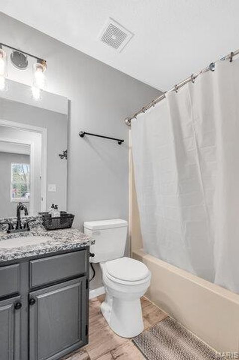 Tiny photo for 22 S 12th Street, Bowling Green, MO 63334 (MLS # 25067904)