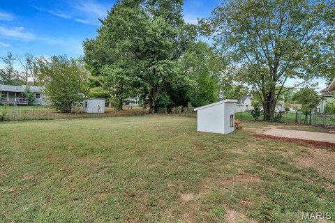 Tiny photo for 22 S 12th Street, Bowling Green, MO 63334 (MLS # 25067904)