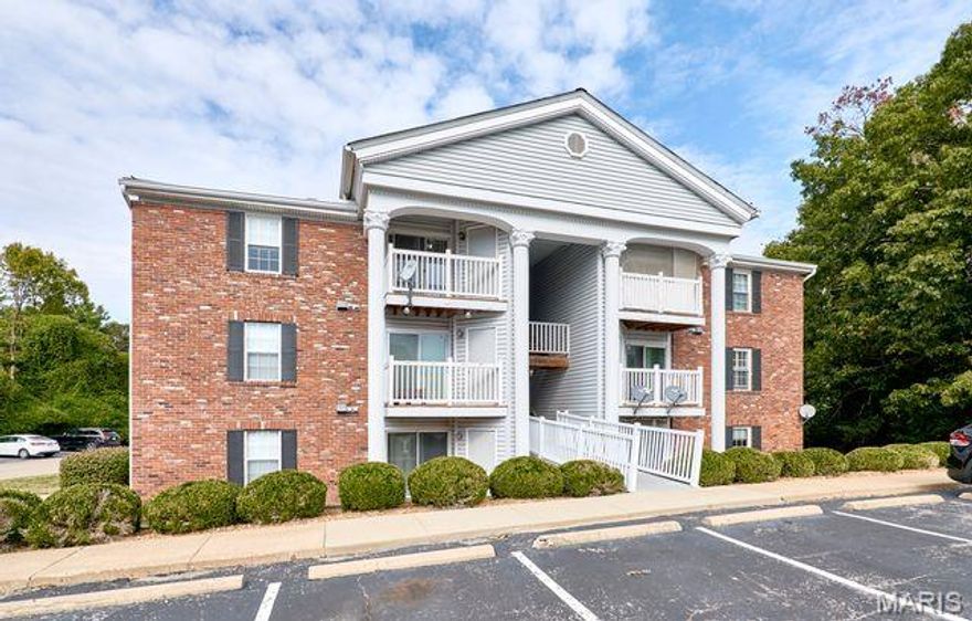 Welcome home to the top floor, 2 bed, 2 bath condo. 1960#K Marine Terrace with soaring vaulted ceiling, that give plenty open look and feel. Freshly painted interior. Laminated floors throughout.
Updated kitchen features newer appliances and granite counter top, ceramic tile floor. Sliding door in living room leading to the balcony with corner storage room. 3 Ceiling fans. HVAC 2021.
water heater 2019. All electric home.
Move in ready, where comfort meets convenience. In unit laundry for added ease, refrigerator stays.
Passed Occupancy Inspection in City of Maryland Heights.