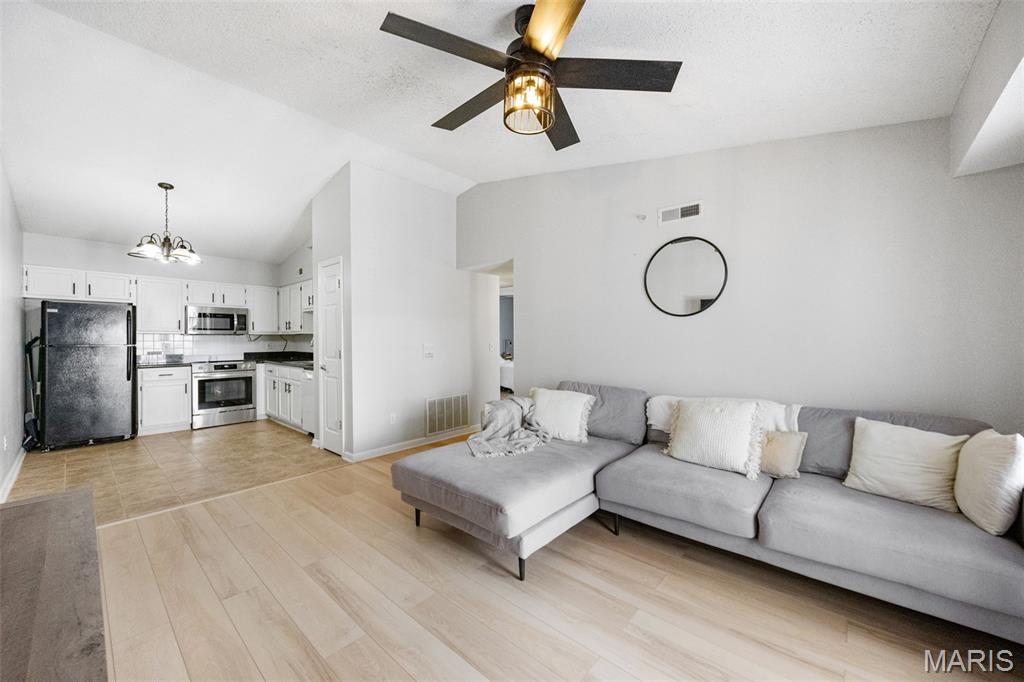 Country Stone Manor Condo 4 - Residential