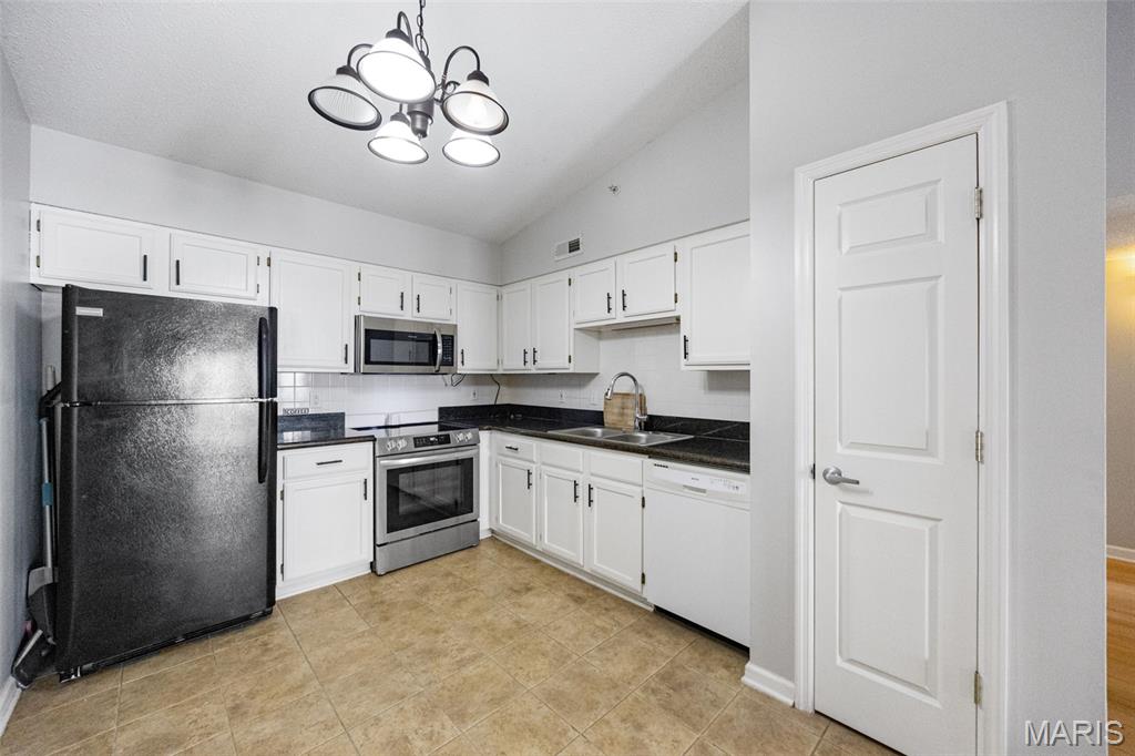 Country Stone Manor Condo 4 - Residential