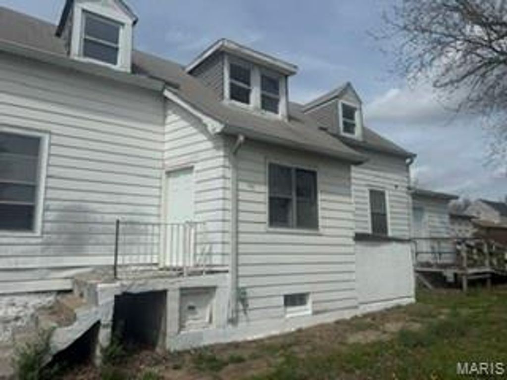 Photo of 125 E Etta Avenue, St Louis, MO 63125 (MLS # 26020045)