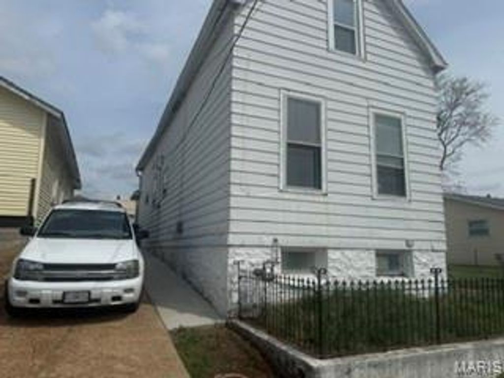 Photo of 125 E Etta Avenue, St Louis, MO 63125 (MLS # 26020045)