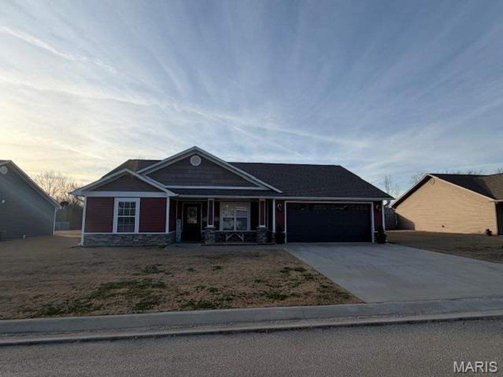 Photo of 210 Macintosh, Poplar Bluff, MO 63901 (MLS # 26004414)