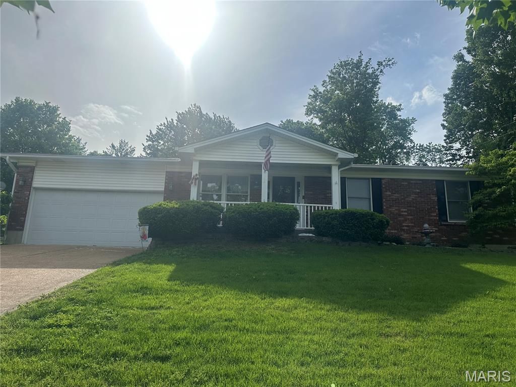 Photo of 5627 Wieland Drive, St Louis, MO 63128 (MLS # 26026546)