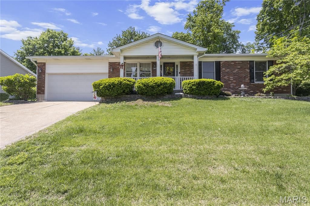 Photo of 5627 Wieland Drive, St Louis, MO 63128 (MLS # 26026546)